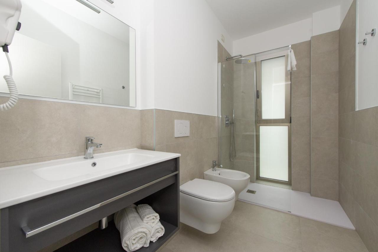 Ariston Teatro Luxury Aparthotel Градо Экстерьер фото